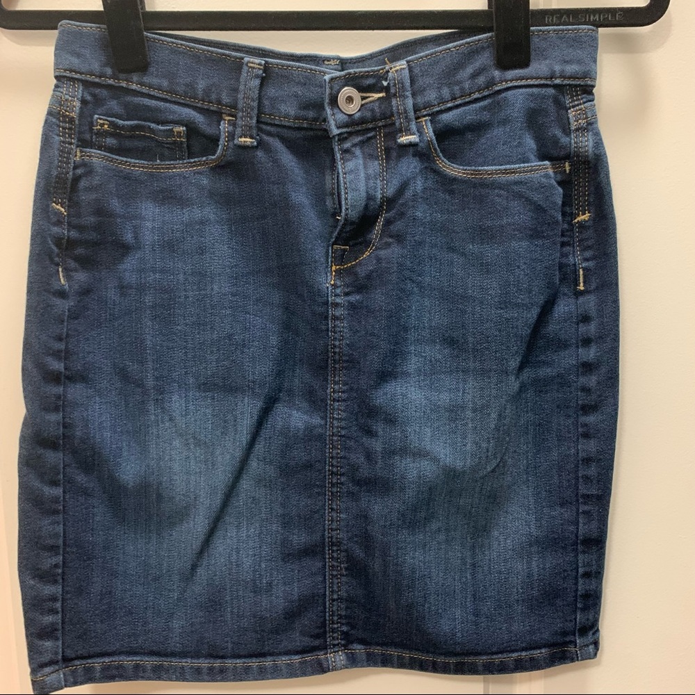Banana Republic Denim Skirt. Size 2.